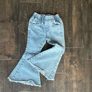 Tullabee fabulous Flare Jean Size 2T
25.47.09EB